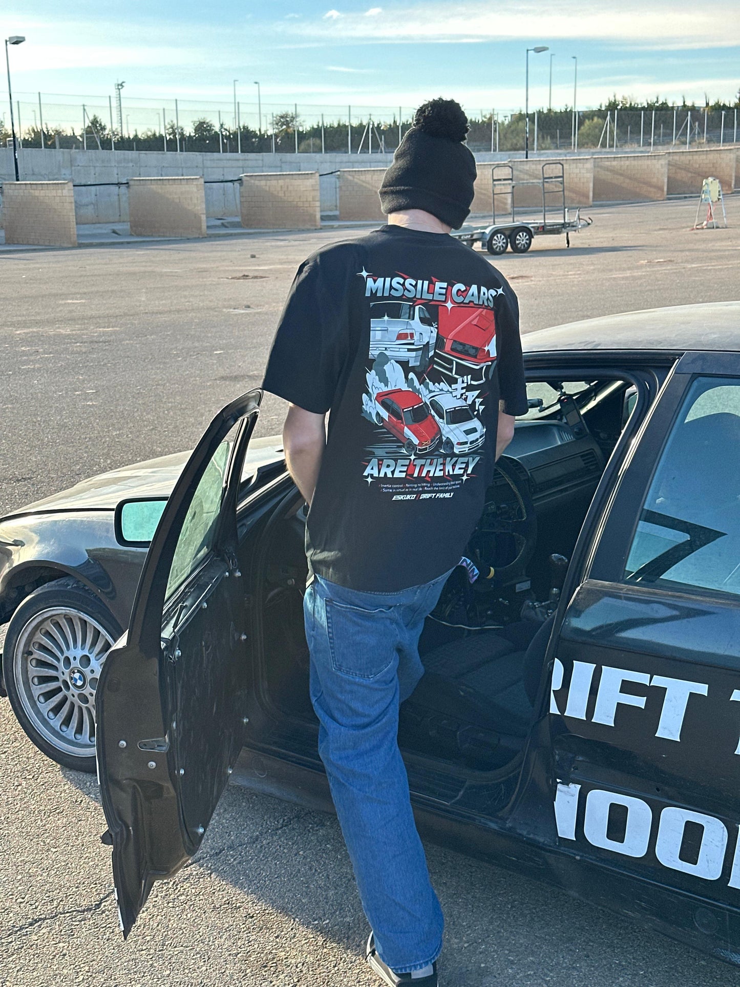 "MISSILE CARS ARE THE KEY" Premium T-Shirt